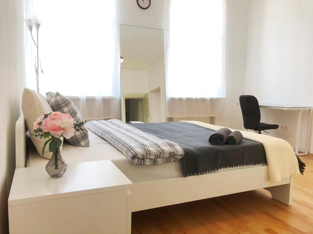 Home Away From Home Виена Екстериор снимка