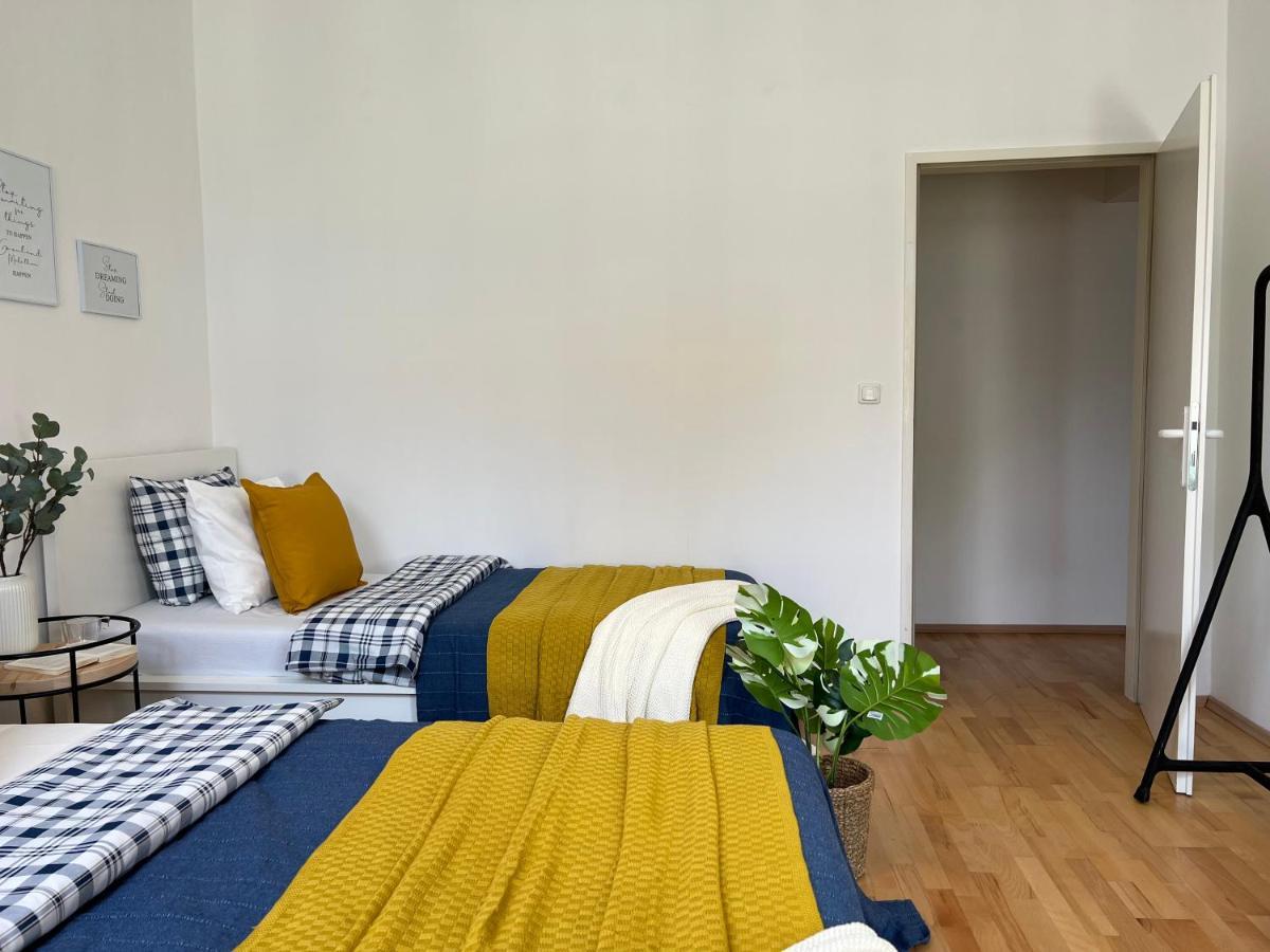 Home Away From Home Виена Екстериор снимка